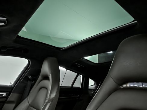 Used 2017 Porsche Panamera Turbo image 24