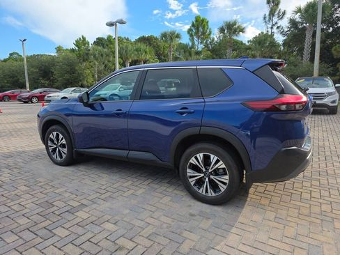 Used 2023 Nissan Rogue SV FWD image 9