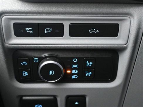 Used 2022 Ford F150 Limited image 16