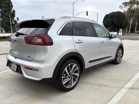 Used 2017 Kia Niro Touring w/ Advanced Technology Package image 6