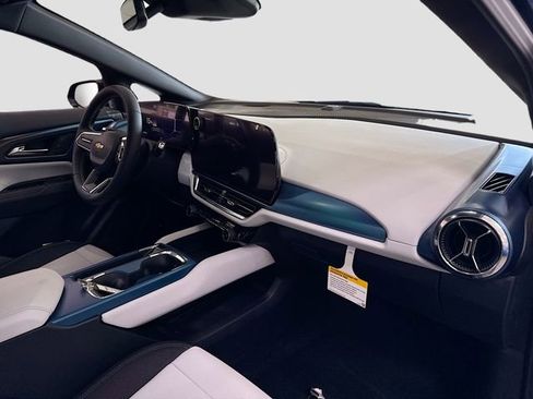 New 2026 Chevrolet Equinox EV LT image 29