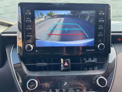 Used 2021 Toyota Corolla LE FWD image 25