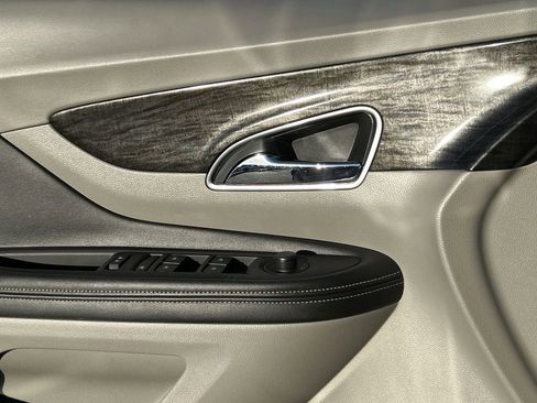 Used 2016 Buick Encore Premium image 24