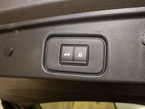 New 2026 Nissan Pathfinder SL image 7