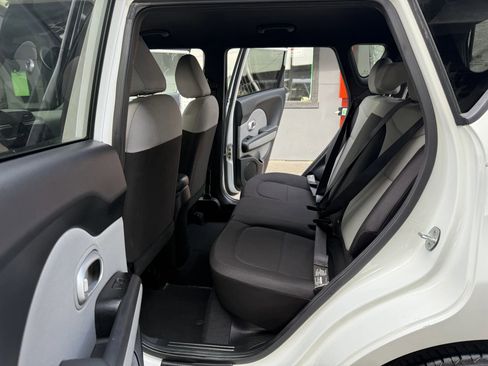 Used 2016 Kia Soul image 11