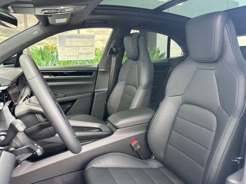 New 2026 Porsche Macan 4 Electric AWD/4WD image 5