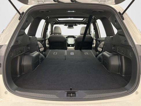 Used 2025 Subaru Forester Premium AWD/4WD image 22