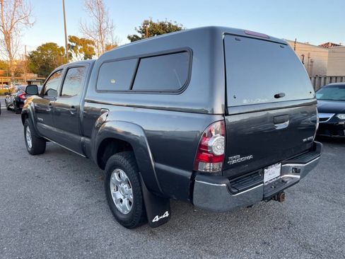 Used 2015 Toyota Tacoma 4x4 Double Cab w/ SR5 Package image 3