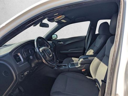 Used 2018 Dodge Charger SXT image 10