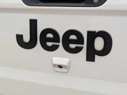 Used 2022 Jeep Gladiator Sport AWD/4WD image 31