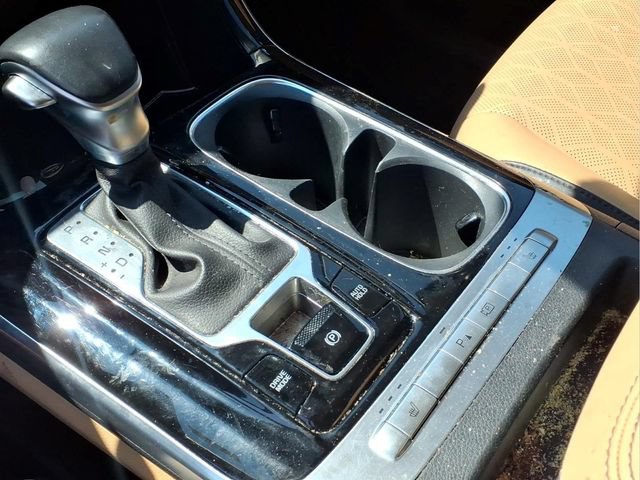 Used 2024 Kia Carnival EX FWD image 11