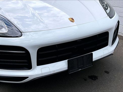 Certified 2023 Porsche Cayenne Platinum Edition AWD/4WD image 32
