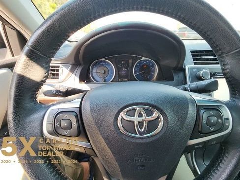 Used 2015 Toyota Camry XLE w/ Moonroof Package image 29