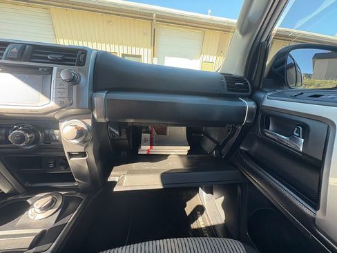 Used 2015 Toyota 4Runner SR5 image 23