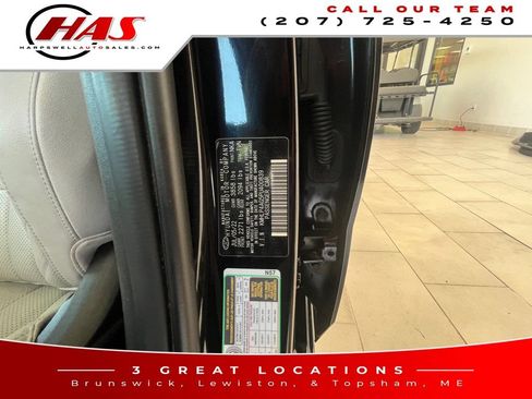 Used 2023 Hyundai Elantra Limited w/ Cargo Package FWD image 17