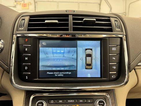 Used 2017 Lincoln Continental Reserve w/ Technology Package AWD/4WD image 31