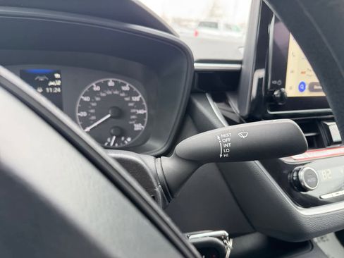 Certified 2025 Toyota Corolla LE image 17