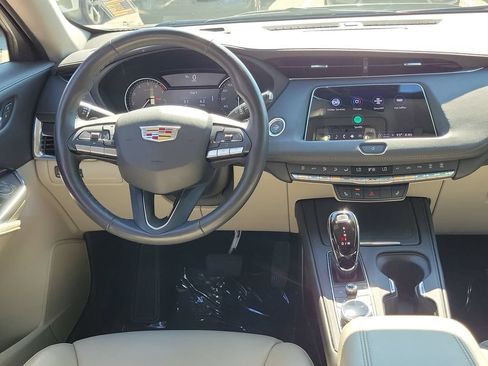 Used 2023 Cadillac XT4 Luxury w/ Cold Weather Package FWD image 22