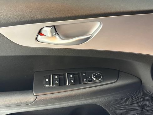 Used 2023 Kia Forte LXS FWD image 21