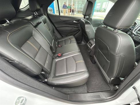 Used 2024 Chevrolet Equinox Premier AWD/4WD image 11