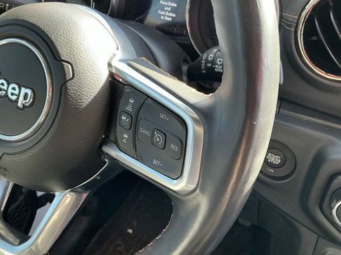 Used 2022 Jeep Wrangler Unlimited Sahara image 22