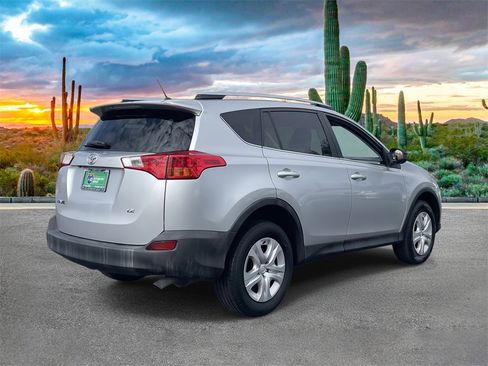 Used 2013 Toyota RAV4 LE image 3