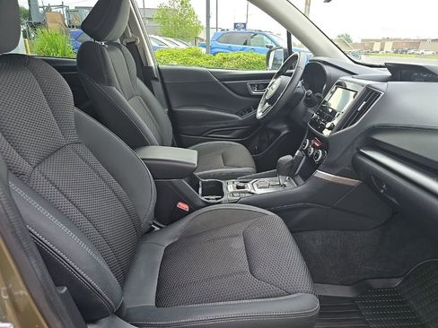 Used 2023 Subaru Forester Premium image 33