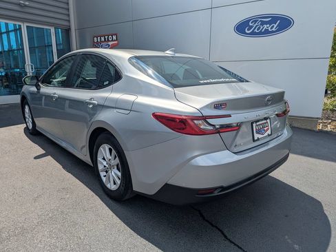 Used 2025 Toyota Camry LE FWD image 3