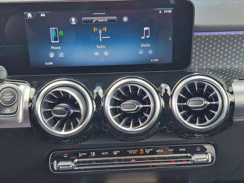 New 2026 Mercedes-Benz GLB 250 image 12