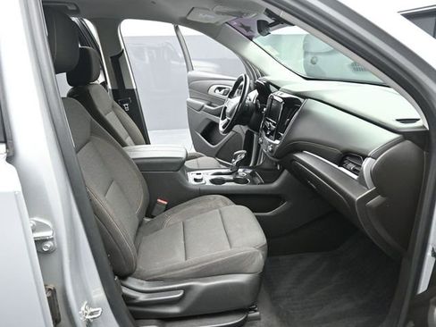 Used 2021 Chevrolet Traverse LT w/ LPO, Floor Liner Package image 15
