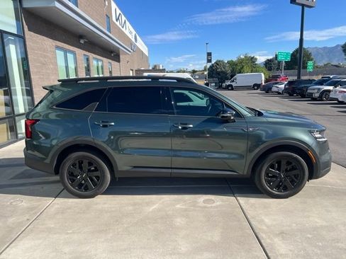 Used 2023 Kia Sorento S w/ Panoramic Sunroof Package AWD/4WD image 5