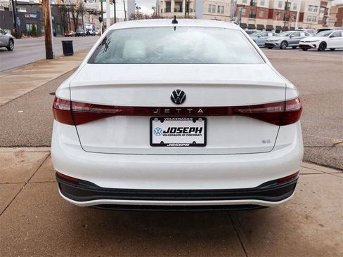 New 2026 Volkswagen Jetta SE image 4