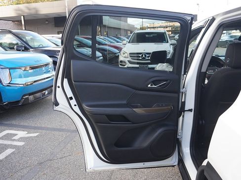 Used 2020 GMC Acadia SLE image 23