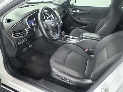 Used 2016 Chevrolet Malibu LT image 34