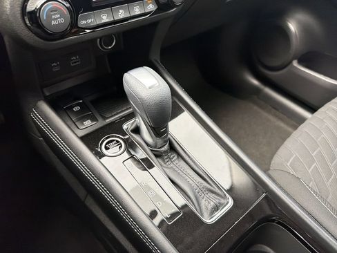 Used 2022 Nissan Kicks SV FWD image 23