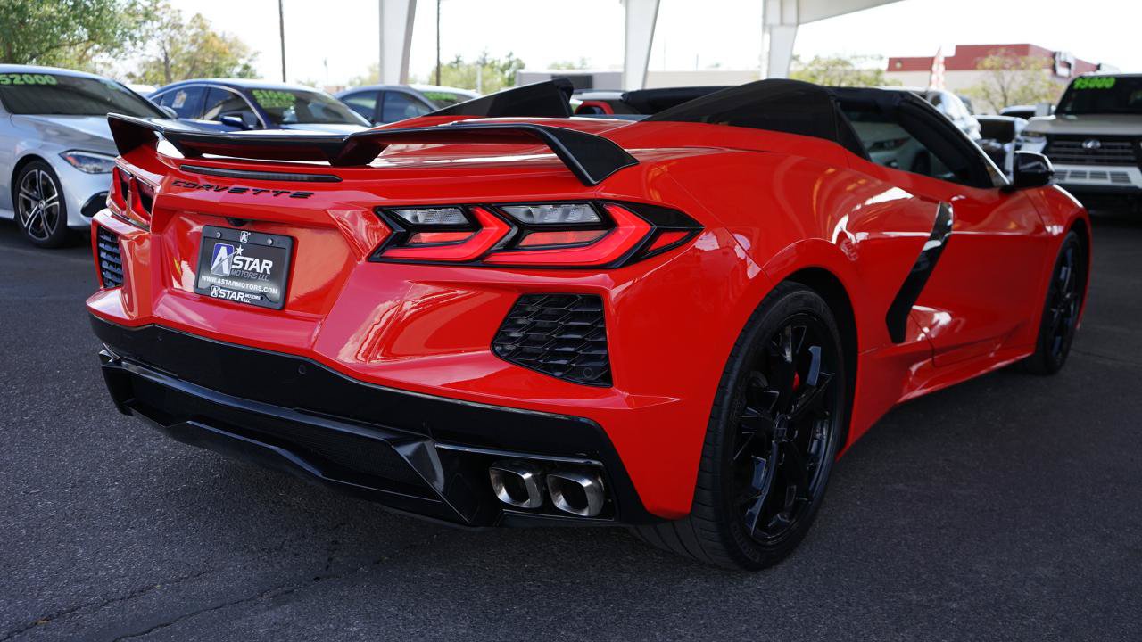 Used 2021 Chevrolet Corvette Stingray Premium Conv w/ Z51 Performance Package RWD image 3