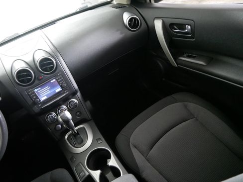 Used 2013 Nissan Rogue SV w/ Premium Pkg image 11