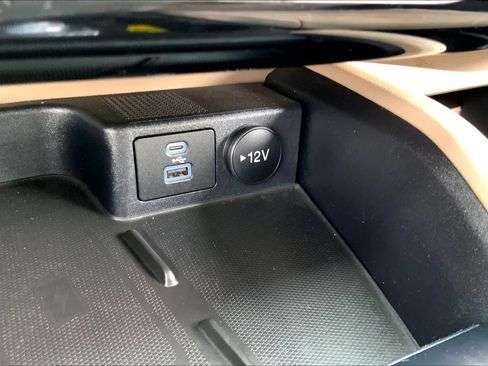 Used 2022 Ford Escape SEL w/ Technology Package FWD image 30