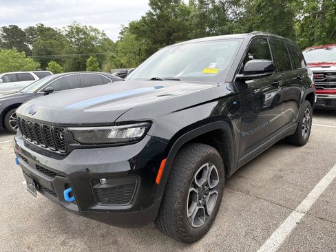 Used 2022 Jeep Grand Cherokee Trailhawk w/ Advanced Protech Group II image 2