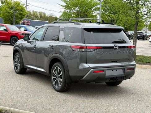 New 2026 Nissan Pathfinder Platinum AWD/4WD image 9