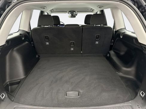 Used 2023 Jeep Grand Cherokee Laredo image 18