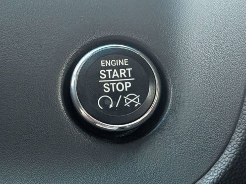 Used 2013 Dodge Challenger R/T RWD image 26