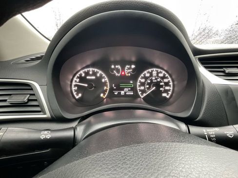 Used 2017 Nissan Sentra S FWD image 16