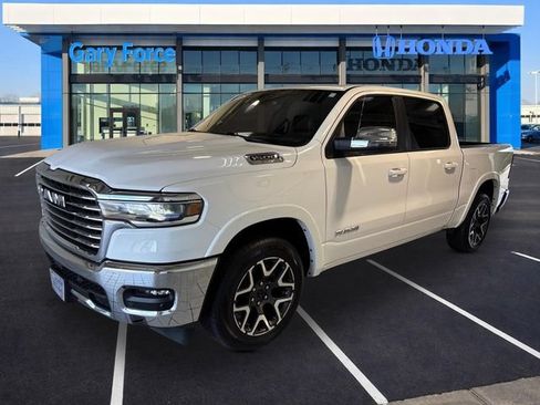 Used 2025 RAM 1500 Laramie AWD/4WD image 4