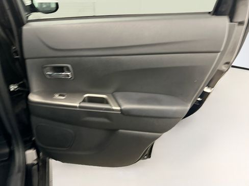 Used 2025 Mitsubishi Outlander Sport AWD image 30