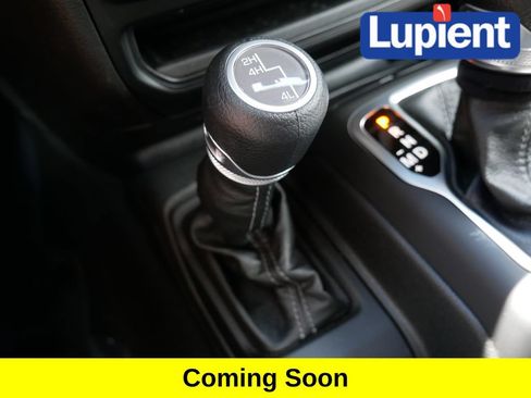 Used 2025 Jeep Wrangler Unlimited Sahara AWD/4WD image 27