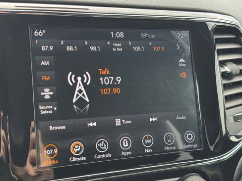 Used 2020 Jeep Grand Cherokee Altitude image 4