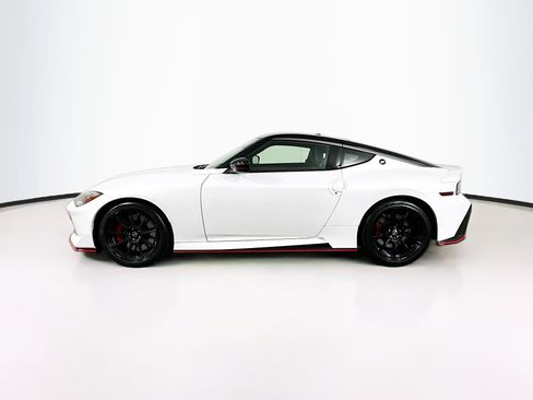 Used 2024 Nissan Z NISMO w/ Floor Mat Package RWD image 4