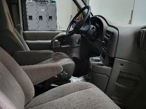 Used 2014 Chevrolet Express 4500 G4500 box truck image 62