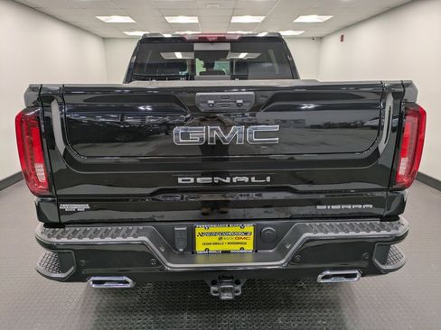 Used 2022 GMC Sierra 1500 Denali Ultimate image 5